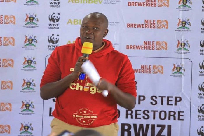Onapito making a speech