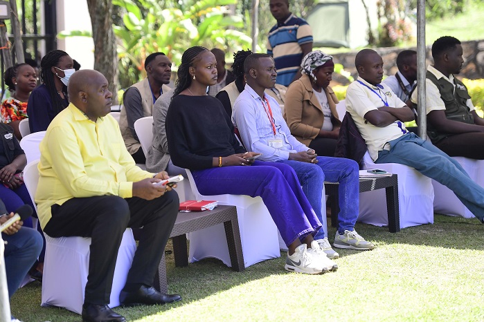 President Museveni interacts with the Media Houses from Tooro region - Fortportal State lodge - 06