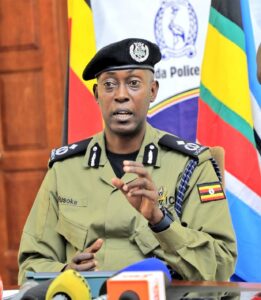 Full Figure accuse Nameere