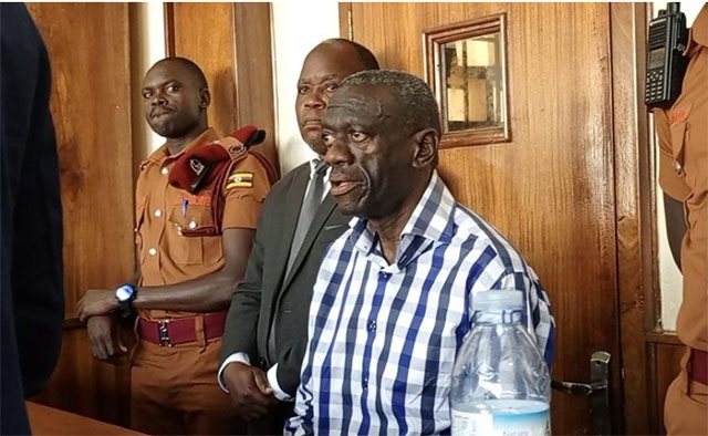Besigye at Court3