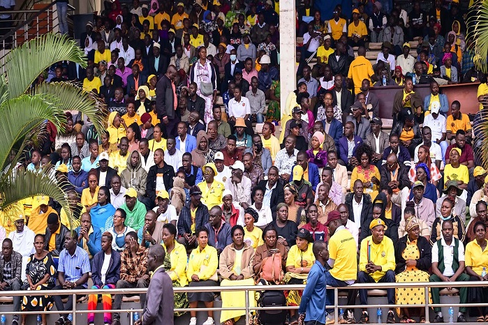 Mechanics and garage operators from Kampala metropolitan region express their support for President Museveni during a meeting at Kololo on Sunday. PPU Photomeca333