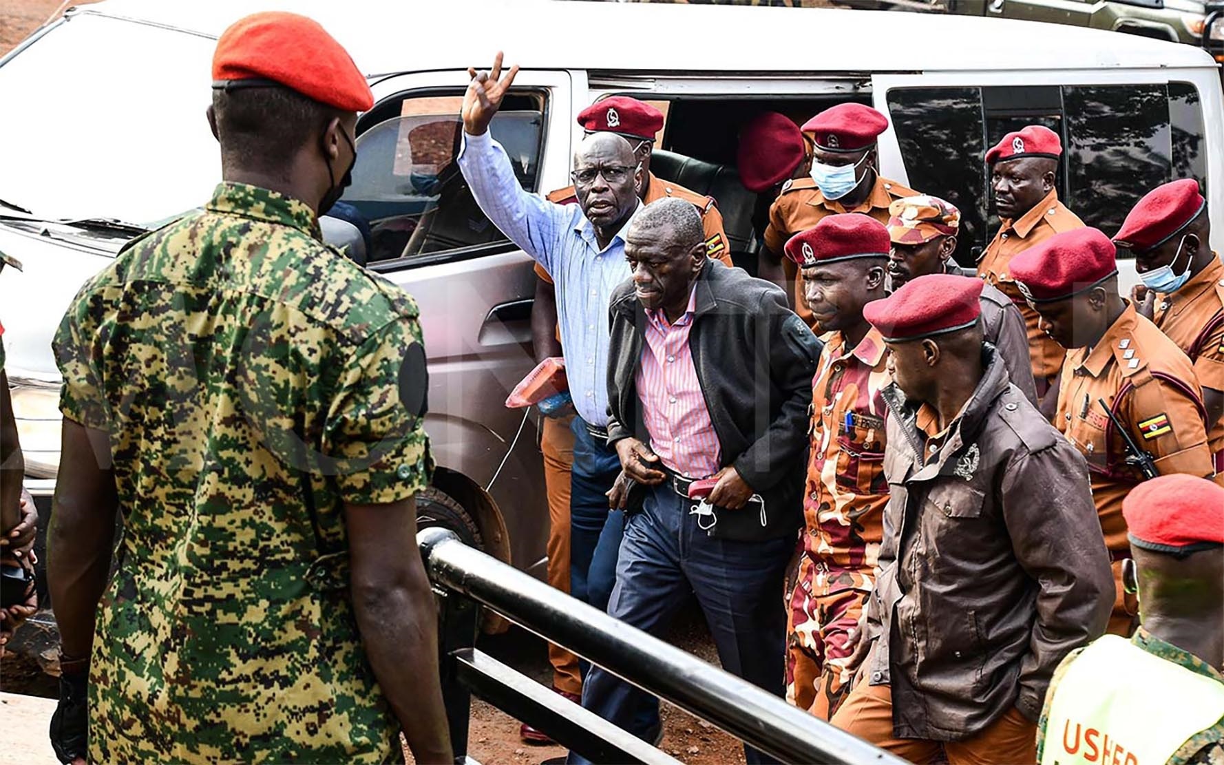 Kiiza Besigye millitary Court