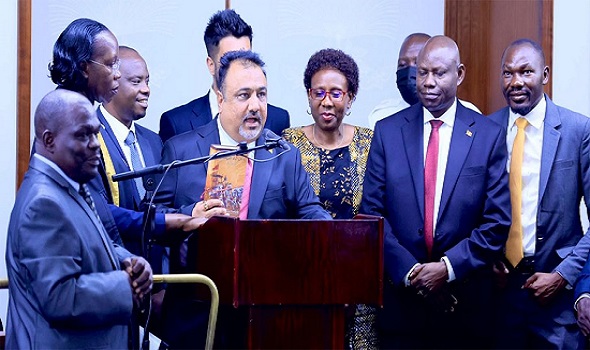 Ex offical ministers take oath