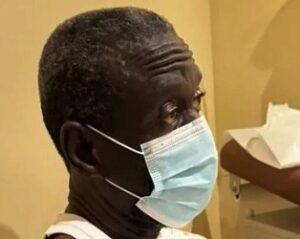 Kiiza Besigye readmitted