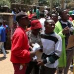 Burundians flee